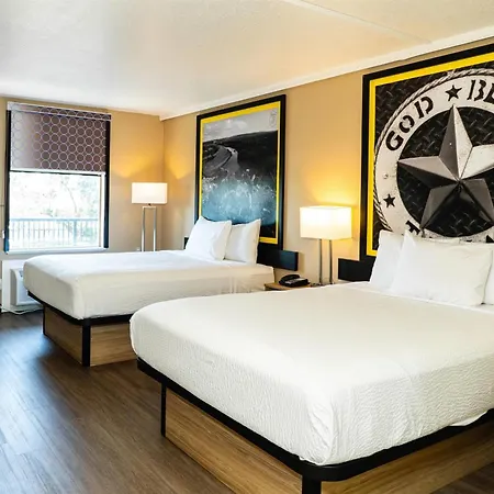 Super 8 By Wyndham Corpus Christi Airport Hotel